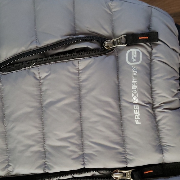 Boys puffy vest - Picture 3 of 3